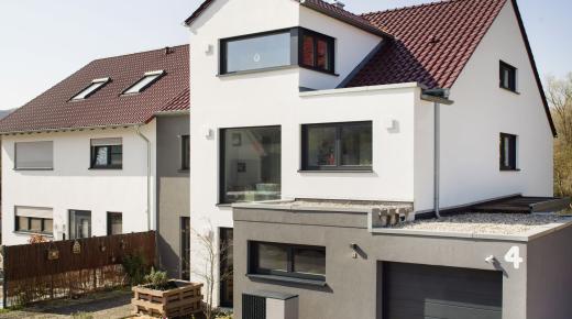 Neubau eines Einfamilienhauses mit Holz-Alu-Fenstern von PaX
