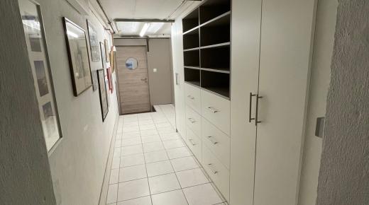 Maßgefertigte Schränke für Keller