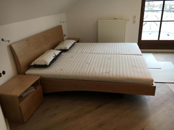 Bett aus Wildeiche 