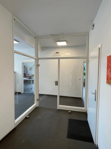 Glas Innentür mit weißem Rahmen