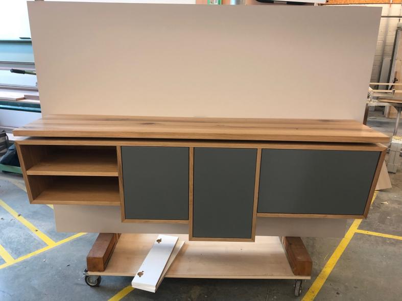 Sideboard mit Aufsatzplatte