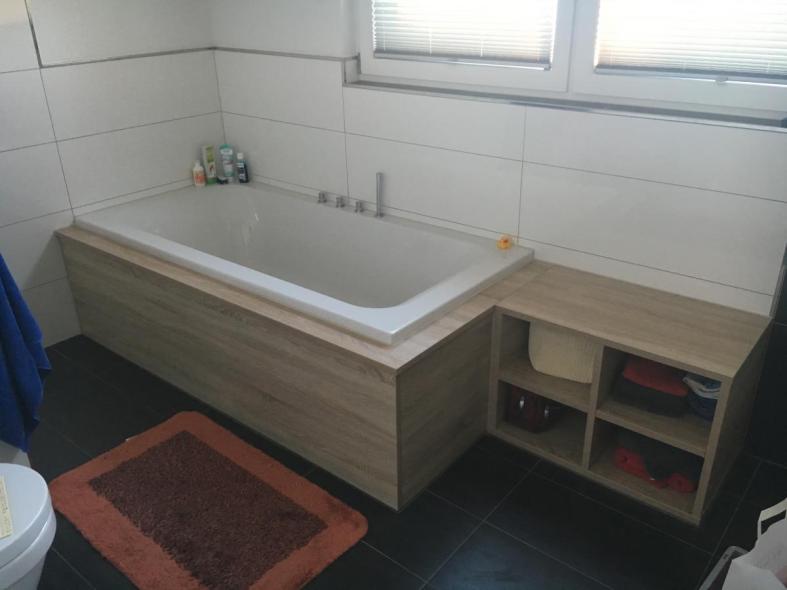 Umbau einer Badewannenverkleidung mit Handtuchablage 