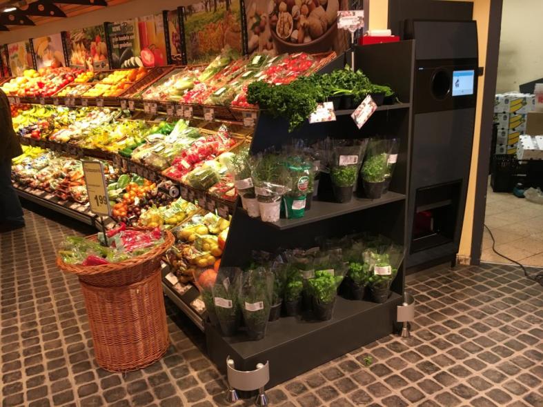 Verkaufsregale für einen Supermarkt 
